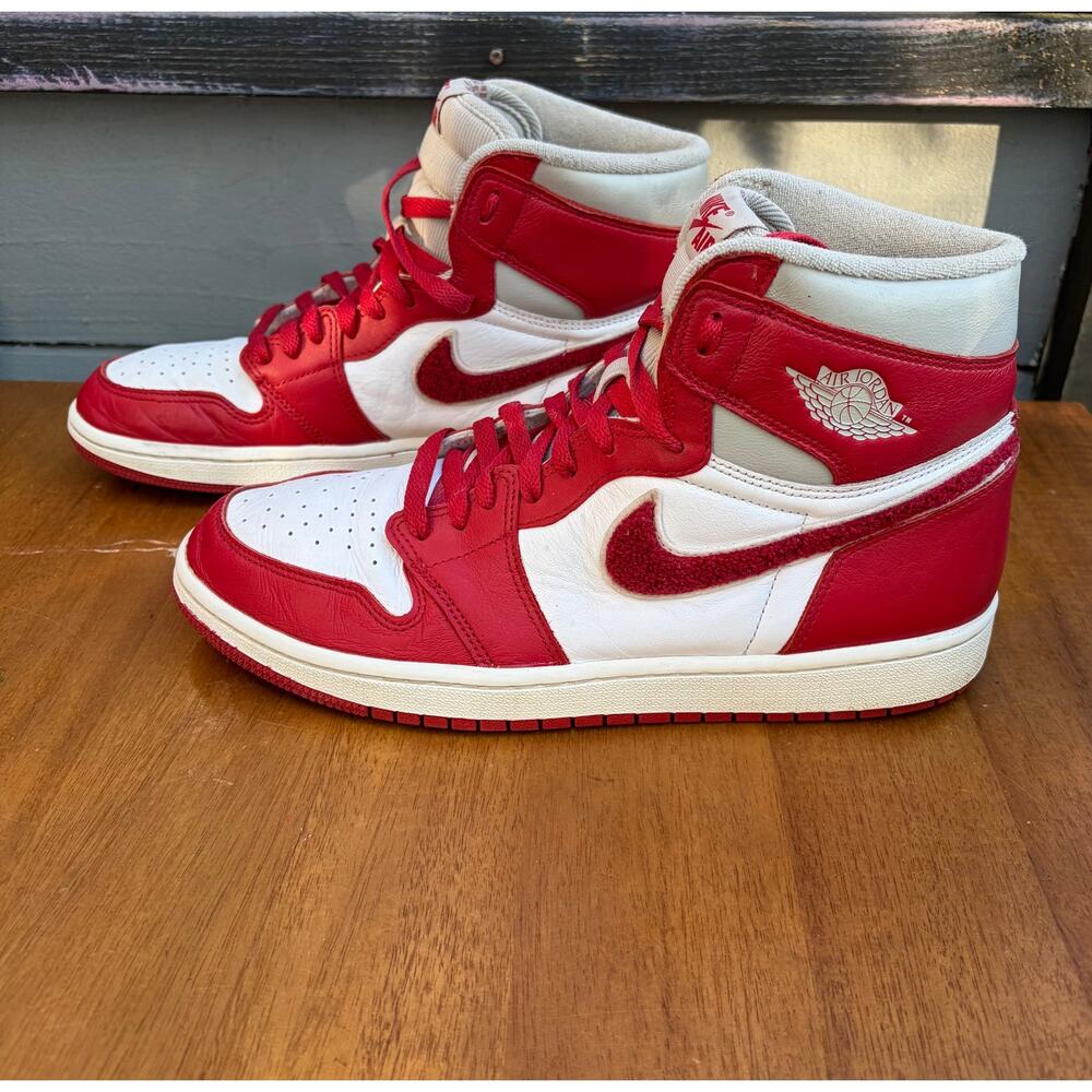 Nike Air Jordan 1 Mid Chenille Swoosh Red White Men’s Size 11 DJ4891-061